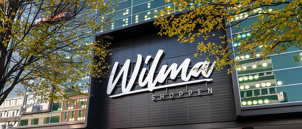 Shopping bei "Wilma". Der neue Name der "Wilmersdorfer Arcaden" steht jetzt auch groß am Eingang.