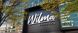Shopping bei "Wilma". Der neue Name der "Wilmersdorfer Arcaden" steht jetzt auch groß am Eingang.