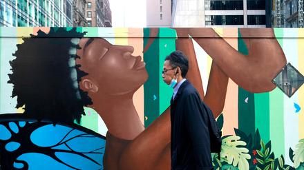 Einheit in Vielfalt: Ein Wandbild des Projekts "Artbridge" zur Unterstützung der Black-Lives-Matter-Bewegung in New Yorks 6th Avenue.