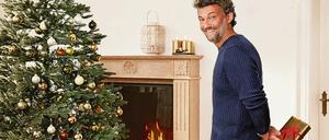 Hinterm Rücken kann auch entzücken. Jonas Kaufmann ist in Geberlaune