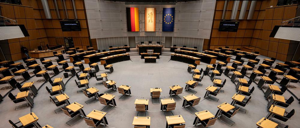 Damit das Abgeordnetenhaus handlungsfähigt bleibt, auch wenn Parlamentarier ausfallen, soll die Grenze der Beschlussfähigkeit abgesenkt werden.