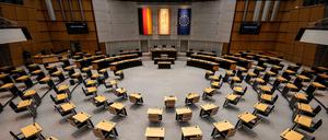 Damit das Abgeordnetenhaus handlungsfähigt bleibt, auch wenn Parlamentarier ausfallen, soll die Grenze der Beschlussfähigkeit abgesenkt werden.