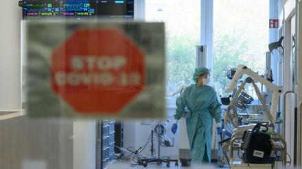 Patienten, deren Operation als "planbar" gilt, müssen derzeit oft länger auf ihren Eingriff warten.
