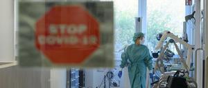 Patienten, deren Operation als "planbar" gilt, müssen derzeit oft länger auf ihren Eingriff warten.