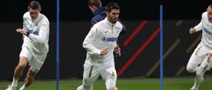 Sieht nicht gut aus. Am Samstag sollen die Spieler der Ukraine noch mal getestet werden.