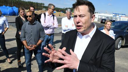 Tesla-Chef Elon Musk besucht am 5. November die Baustelle seiner Giga-Fabrik in Grünheide. 