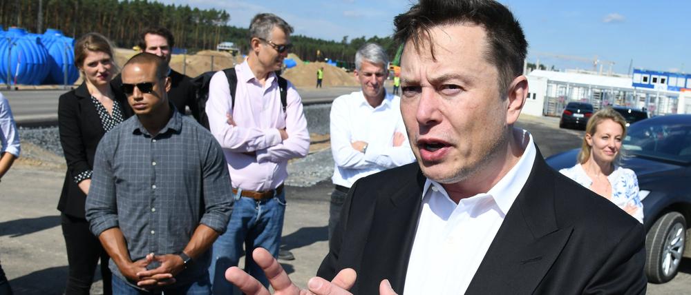 Tesla-Chef Elon Musk besucht am 5. November die Baustelle seiner Giga-Fabrik in Grünheide.