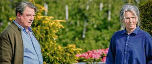 Aus der Dauermürrischkeit gerissen: Vera Eckhoff (Iris Berben) kann der Altmänner-Zärtlichkeit ihres Hausnachbarn Hinni Lührs (Peter Kurth) auf Dauer nicht widerstehen.