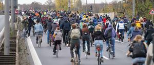 Die A100 war im Berliner Süden an einem Samstag im November für mehrere Stunden gesperrt.
