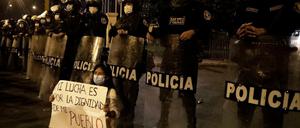 Die Polizei ging brutal gegen die Demonstranten vor. 