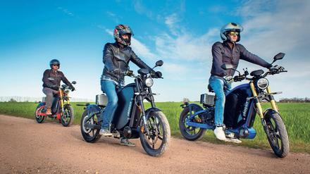 Elektronische Rakete. Das eRockit ist ein Hybrid aus Fahrrad und Motorrad und schafft rund 90 km/h. 