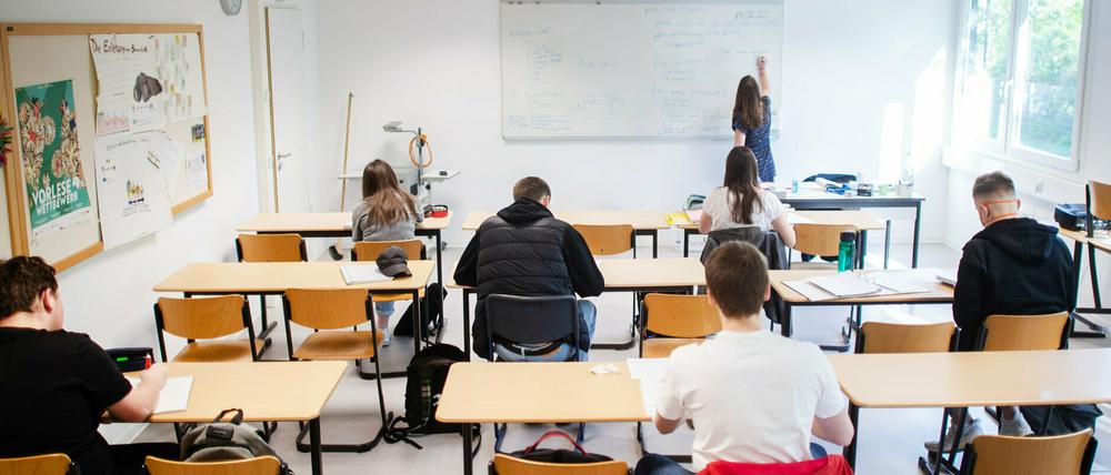 Demnächst könnten Klassen halbiert werden, um die Ansteckungsgefahr zu verringern.