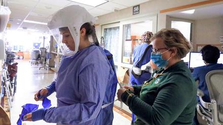 Die Krankenhäuser in den USA beklagen viele Corona-Patienten.