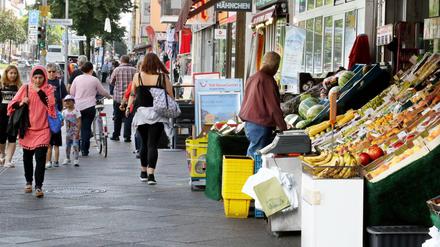 Auf der Müllerstraße in Wedding, wo es viele soziale Brennpunkte gibt, bemerkt man die zunehmende Armut in Berlin. 