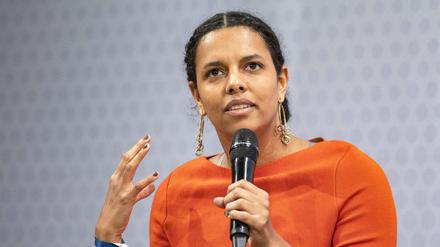 Alice Hasters, freie Journalistin und Autorin, aufgenommen im Rahmen der Rechtsextremismus Konferenz.