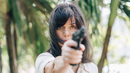 „They Were Ten“. Eve (Marianne Denicourt) fühlt sich bedroht und wehrt sich.