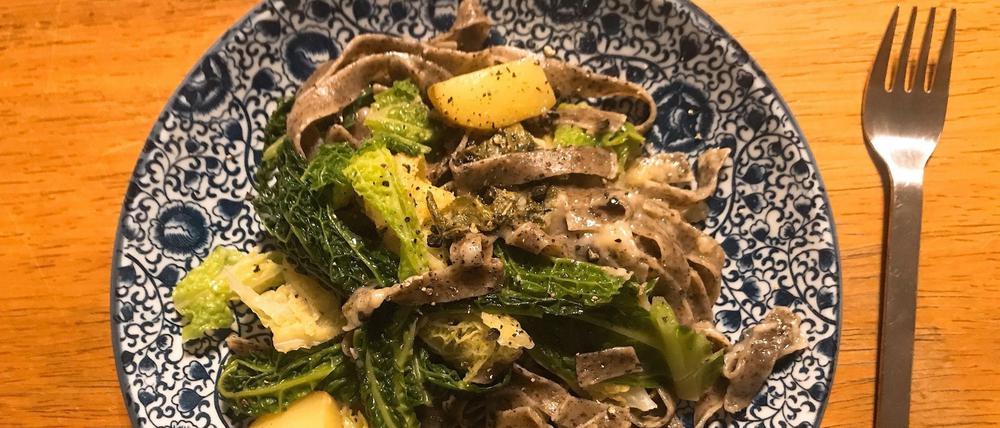 Sättigt auch den hungrigsten Bergbauern: die Buchweizennudeln Pizzoccheri, die im Veltlin und im Puschlav gegessen werden. 