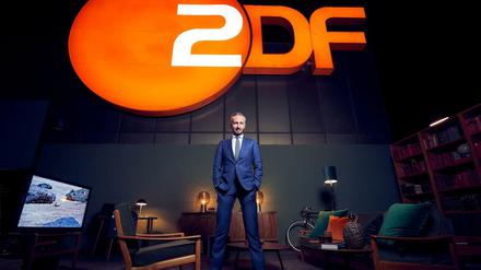 Jan Böhmermann auf dem Dach des ZDF-Hochhauses 