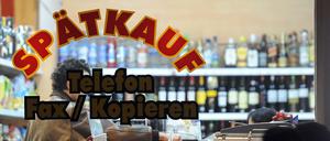 Spätkauf in Kreuzberg. Nach 23 Uhr haben im Lockdown nicht mehr alle Läden offen.