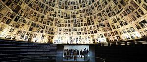 Yad Vashem, hier die Halle der Namen, ist eine weltweit anerkannte und gerühmte Gedenkstätte für die Opfer des Holocaust.