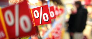 Schnäppchenpreise gehen zu Lasten der Lieferanten, sagen Bauern und Lebensmittelproduzenten. 