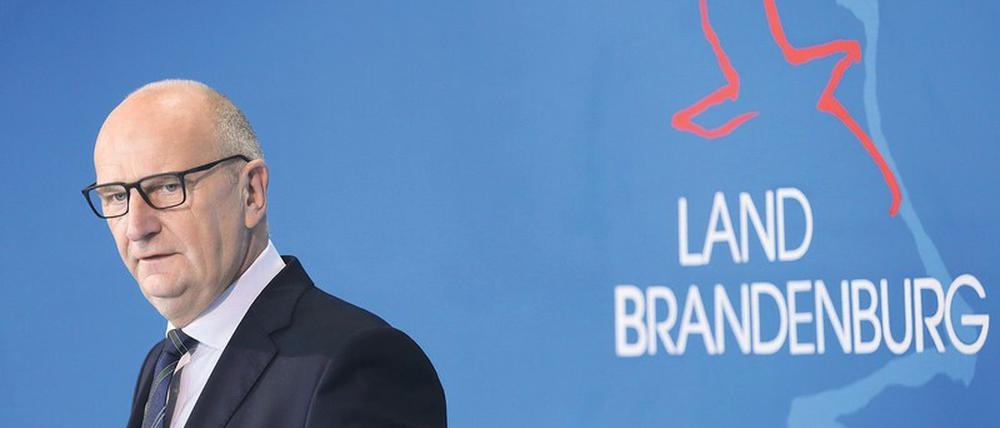 Flüssig bleiben. Ministerpräsident Dietmar Woidke (SPD) will mit der Koalition aus SPD, CDU und Grünen wieder hohe Schulden machen.