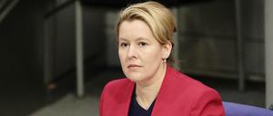 Seitdem der Streit um die Doktorwürde wieder aufgebrochen ist, nagen Zweifel an einigen Genossen.