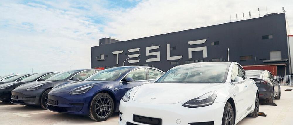 3, 2, 1... Keine zehn Minuten dauert es, einen Tesla online zu kaufen. Foto: Ding Ting/XinHua/dpa