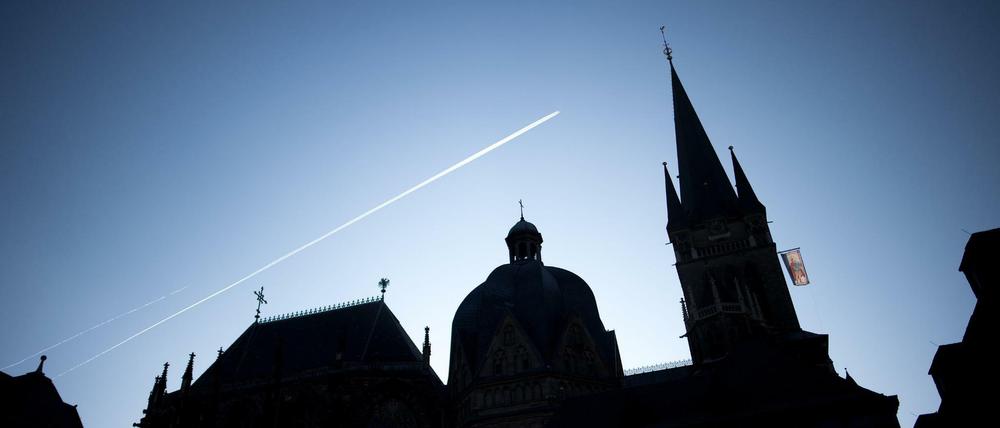  Der Aachener Dom. Im katholischen Bistum Aachen wird die Aufklärung von Missbrauch vorangetrieben. Im Bistum Köln nicht.