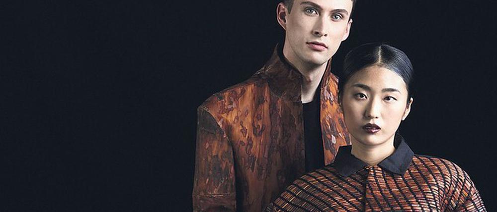 Wissenschaft und Modedesign. Wie fühlt sich Rinde auf der Haut an?