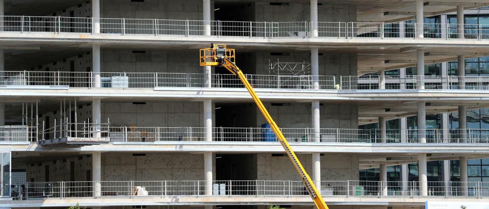 Die geplanten 4147 neuen Wohnungen würden nicht fertig, erklärt Bausenator Scheel.