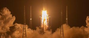 Abgehoben: Chinas Rakete vom Typ „Langer Marsch 5“ 