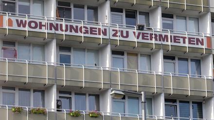 Wer Fragen zur zweiten Stufe des Mietendeckels hat, kann bei den meisten Bezirksämtern lange warten.