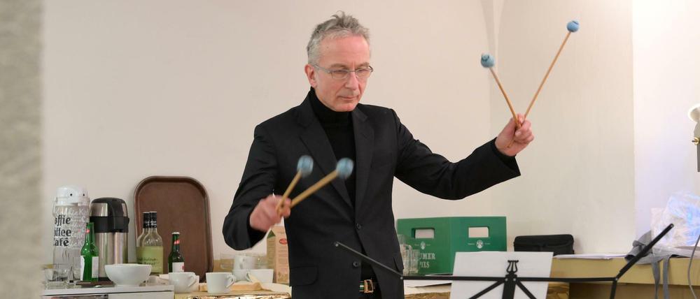 Vier Schlägel, alle Sinne. Christopher Dell 2019 in der Salzburger Galerie 5020.M