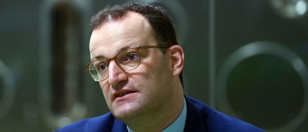 Gesundheitsminister Jens Spahn klagt als Privatmann gegen Medien, die über den Kaufpreis seiner Villa berichten.