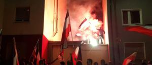 Symbol rechter Gesinnung. Demonstration im Dortmunder Stadtteil Marten mit der schwarz-weiß-roten Reichsflagge (2018).