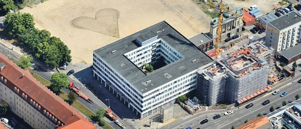 Die Bebauung soll einfacher werden. Nach dem neuen Baulandmobilisierungsgesetz sollen vor Ort flexible Nachverdichtungen ermöglicht werden – zum Beispiel zur Schließung von Baulücken oder zum Ausbau von Dachgeschossen. 