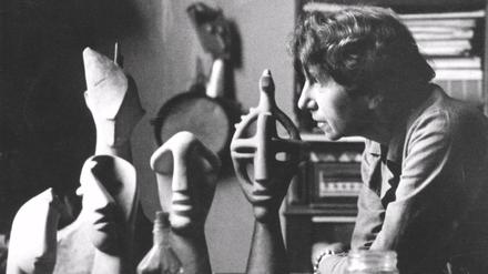 Dreißig Quadratmeter Kunst. Jeanne Mammen im Atelier, fotografiert um 1946.