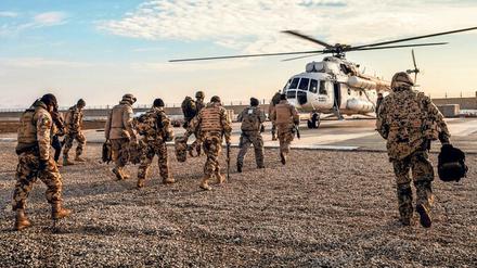 Das Verteidigungsministerium arbeitet an einem Szenario für einen Komplettabzug der Kräfte aus dem Land innerhalb weniger Monate. 