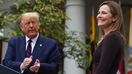 Stimme für die Religionsfreiheit: Donald Trump und die neue Verfassungsrichterin Amy Coney Barrett.