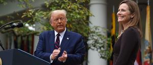 Stimme für die Religionsfreiheit: Donald Trump und die neue Verfassungsrichterin Amy Coney Barrett.