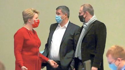 Gekommen, um zu wählen. Franziska Giffey und Raed Saleh (Mitte) stellten sich zur Wahl, Michael Müller hielt seine Abschiedsrede.
