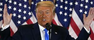 Entertainer. Donald Trump.
