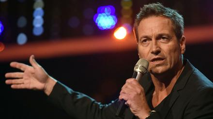 Der Komiker Dieter Nuhr steht bei der Aufzeichnung der Verleihung des diesjährigen Deutschen Comedypreises auf der Bühne. 