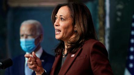 Auch auf dem Buchmarkt erfolgreich: Joe Biden und Kamala Harris am 24. November in ihrem vorübergehenden Hauptquartier im Queen Theater in Wilmington, Delaware.