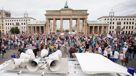 Eine Demo gegen die Corona-Maßnahmen vor dem Brandenburger Tor im August.
