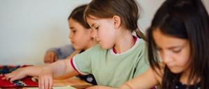 Über vier Jahre lang existiert die Interkulturelle Schule schon ohne staatliche Gelder. 
