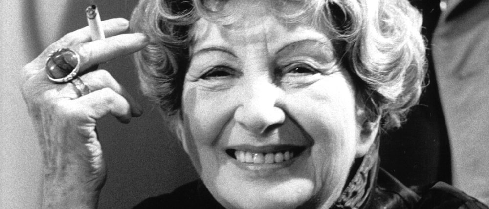 Später Ruhm. Irmgard Keun 1981 bei den Dreharbeiten zur Verfilmung ihres Exilromans „Nach Mitternacht“. Bald darauf starb sie im Alter von 77 Jahren.