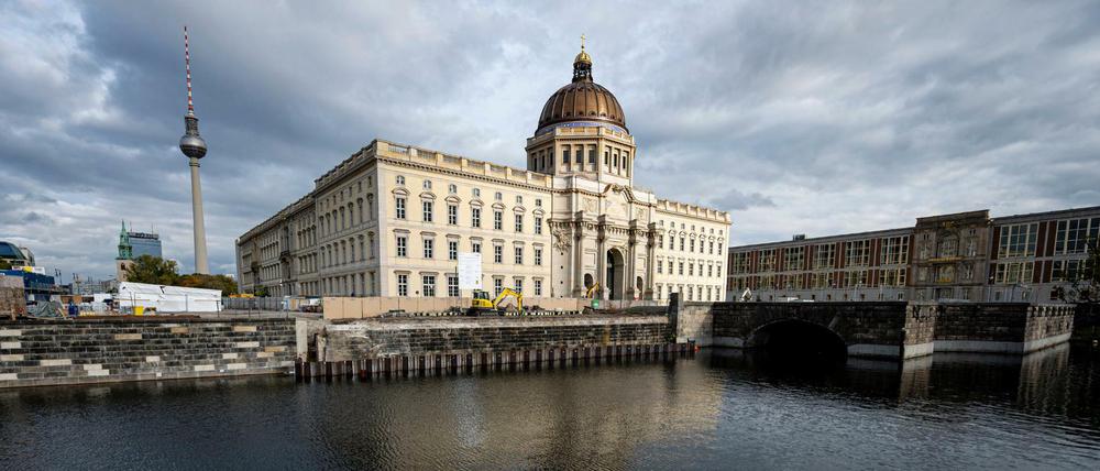 Geschichtsbeladene Fassade, Sammlungen mit Kultur aus aller Welt im Innern. Das Humboldt Forum im teilweise rekonstruierten Berliner Stadtschloss.