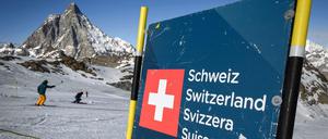 Eine Skipiste in der Nähe von Zermatt in the Swiss Alps on November 28, 2020.
